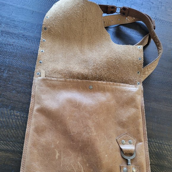Genuine Leather Vintage Crossbody Messenger Bag Purse URBAN HEIRLOOMS used - Picture 4 of 7